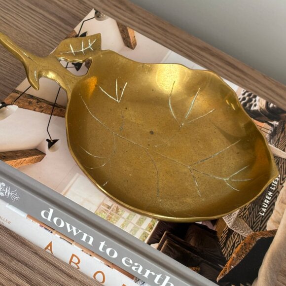 Vintage Mid Century Brass Leaf Catch All Bowl - Picture 3 of 4